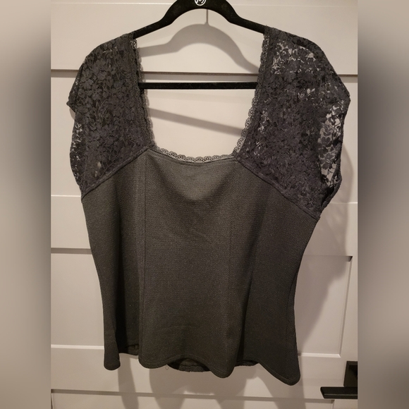 TORRID Hook & Eye Lace Accent Faux Corset Short Sleeve Top Size 2 - Picture 12 of 14